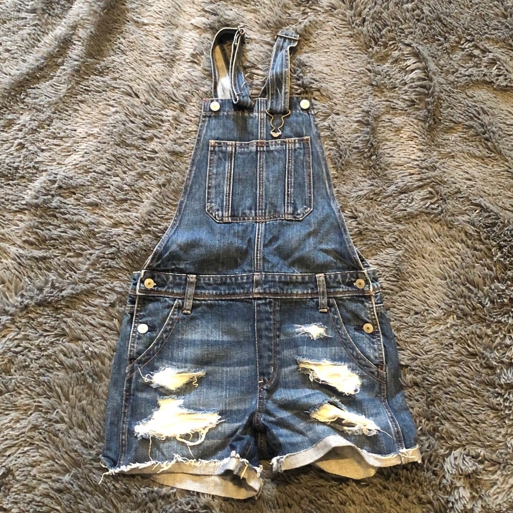 American Eagle Distressed overall shorts, size: XS